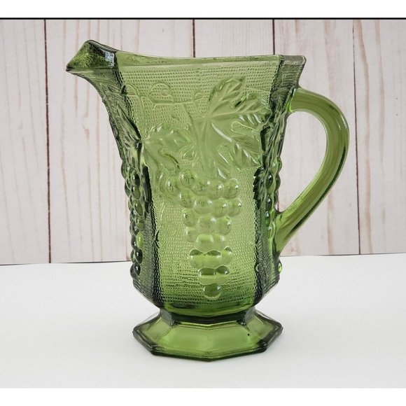 Green HARVEST GRAPE PITCHER Octagonal Paneled Sides Vtg Anchor Hocking Glass. - Picture 5 of 6
